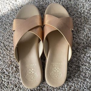 Vince Camuto Tan and Rose Gold Size 10 Sandals